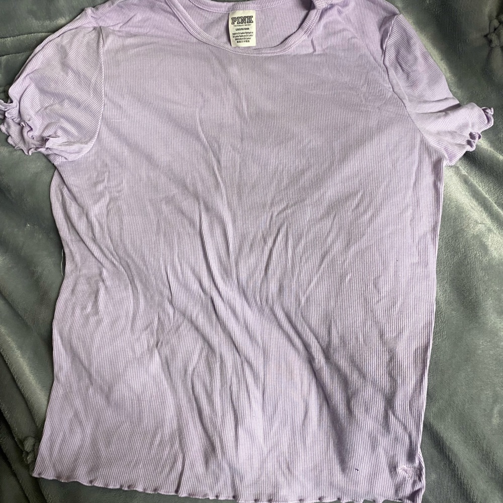 PINK lavender baby tee. Never worn but without tags. Perfect condition!